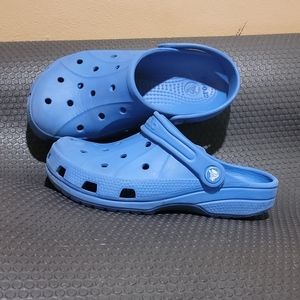 Crocs classic blue clogs
